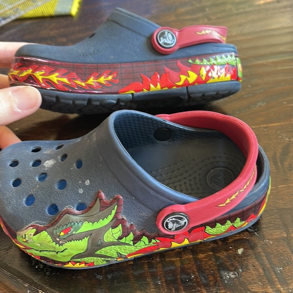 Dragon Crocs size toddler 8 - Picture 3 of 5